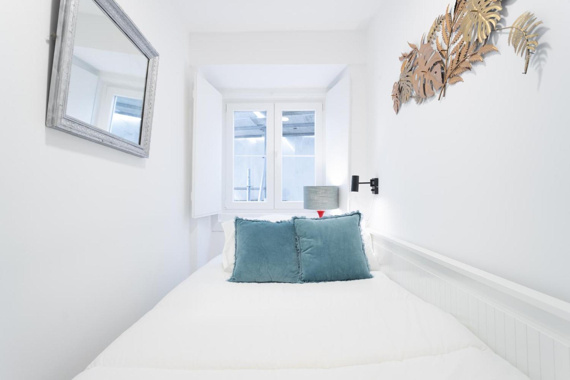 Apartment Cozy And Confy First Floor, Ace Location, 2 Bedrooms *